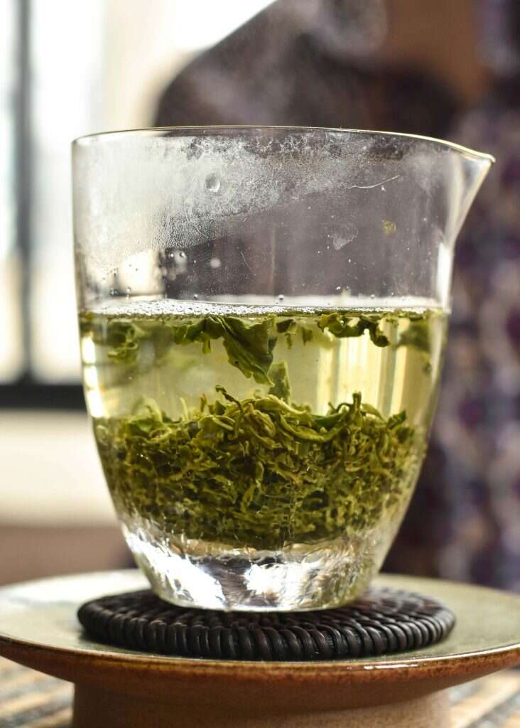 brewing Laoshan Green tea