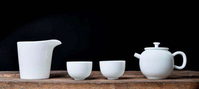Modern Porcelain Tea Set